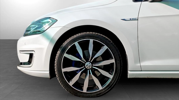 Volkswagen Golf e- 5p