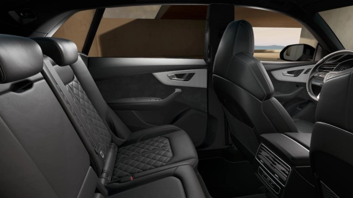 Audi Q8    S line edition TFSI e quattro 290 kW tiptronic
