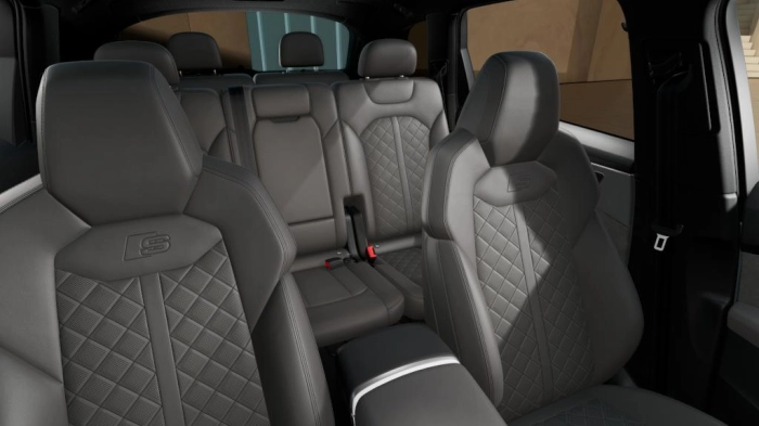 Audi Q7   SUV  S line edition TDI quattro 210 kW tiptronic