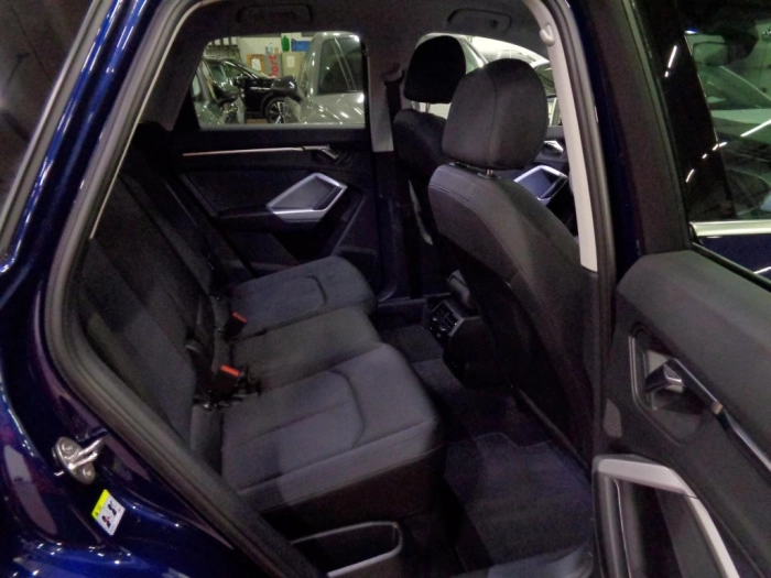 Audi Q3  35 2.0 tdi Business Advanced s-tronic