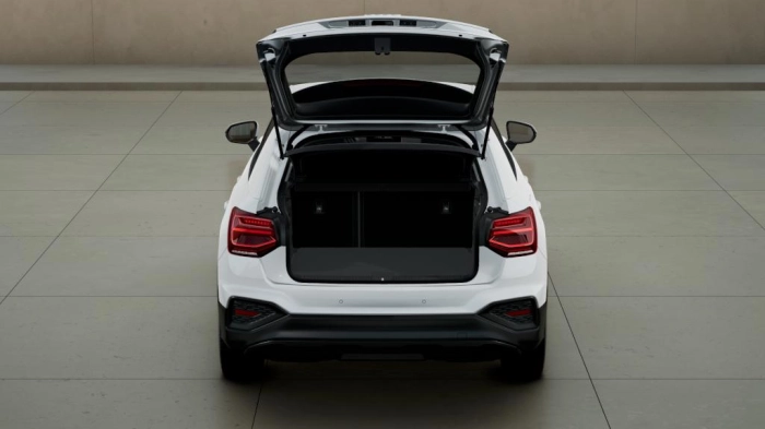 Audi Q2    Business 30 TFSI  85(116) kW(CV) 6-marce