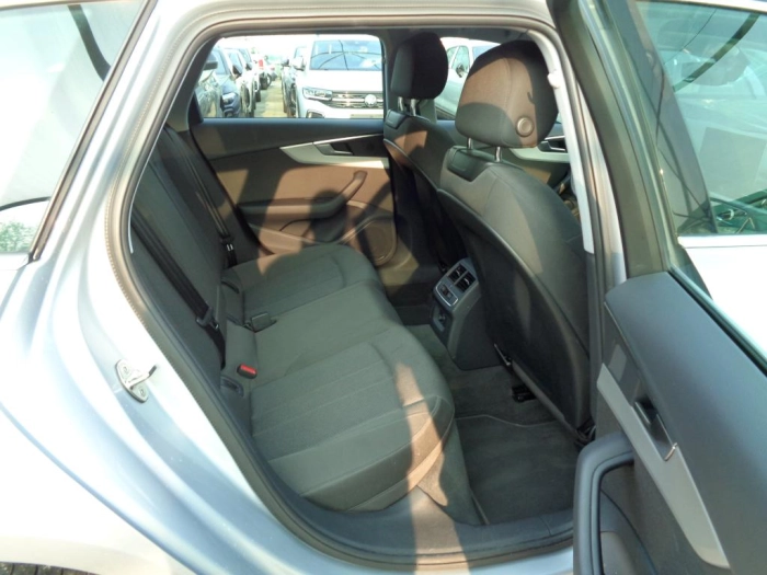 Audi A4 Avant  40 2.0 g-tron Business Advanced 1