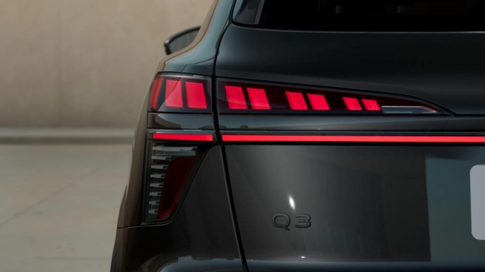 Audi Q3  SUV Business Advanced e-hybrid  200 kW S tronic