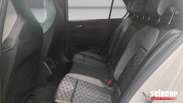 Volkswagen Golf  2.0 tdi R-Line 150cv dsg