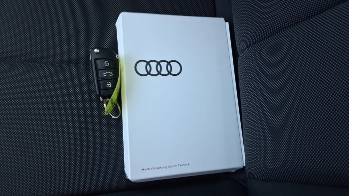 Audi Q3  35 2.0 tdi Business Advanced s-tronic