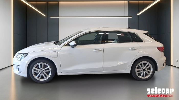 Audi A3 Sportback  40 1.4 tfsi e Business A
