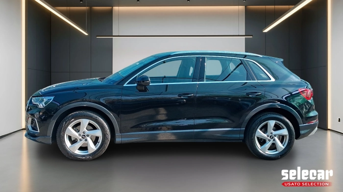 Audi Q3  35 2.0 tdi Business Advanced s-tronic
