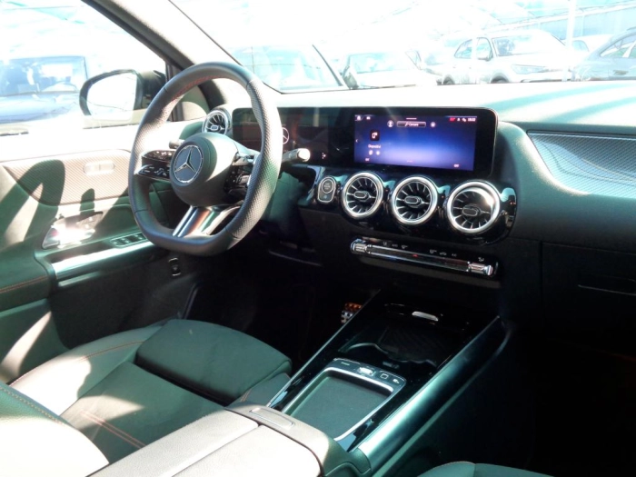 Mercedes-Benz GLA-H247 GLA 180 AMG Line Advanced Plus auto