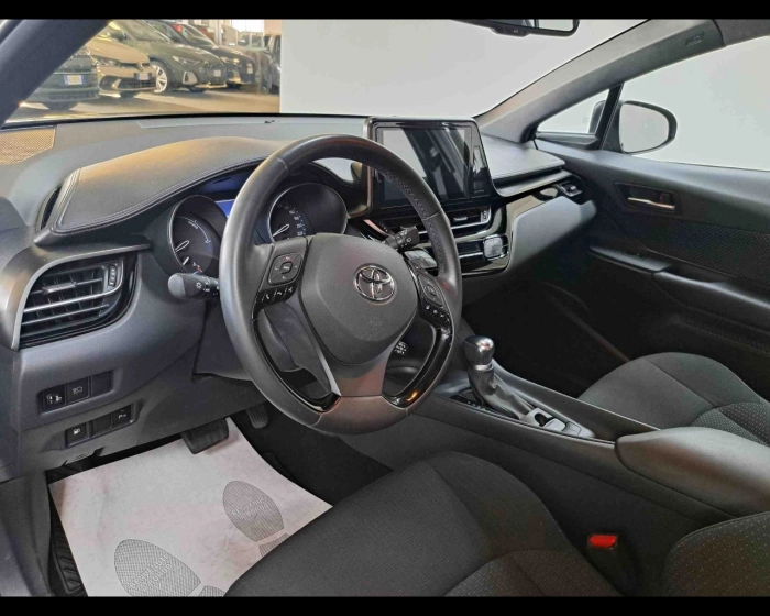 Toyota C-HR  1.8h Active 2wd e-cvt