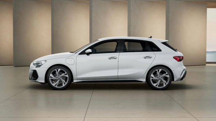Audi A3 Sportback   S line edition TFSI e  150 kW S tronic
