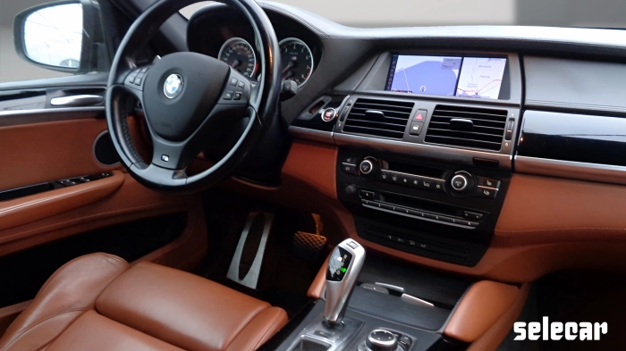 BMW X6  M 4.4 V8 auto