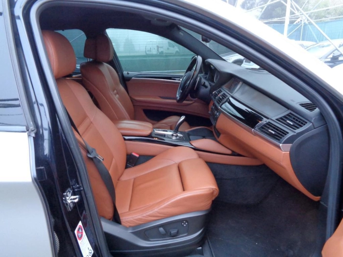 BMW X6  M 4.4 V8 auto