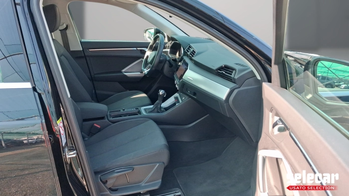 Audi Q3  35 2.0 tdi Business Advanced s-tronic