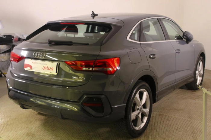 Audi Q3 Sportback  35 1.5 tfsi mhev Business