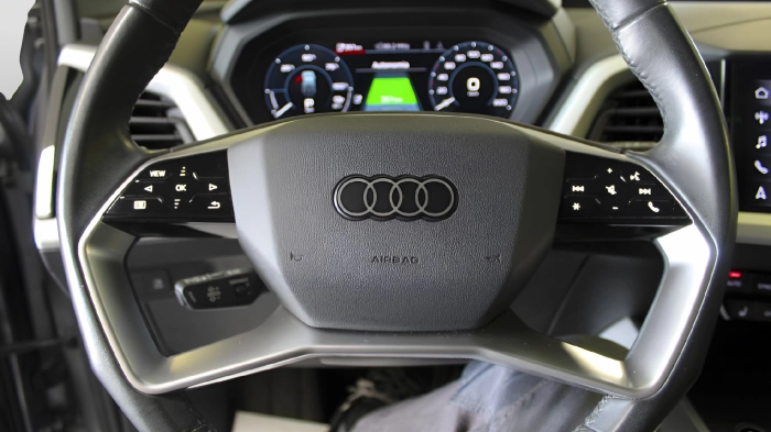Audi Q4 40 Business Advanced