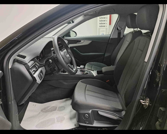 Audi A4 Avant  35 2.0 tdi mhev Business Advanced 163cv s-tronic