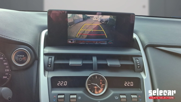 Lexus NX  300h 2.5 Premium 4wd cvt