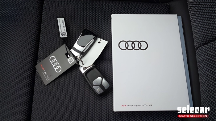 Audi Q5 Sportback  2021 -  40 2.0 tdi mhev 12V S line 