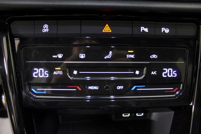 Volkswagen T-Roc  2022 -  1.5 tsi R-Line