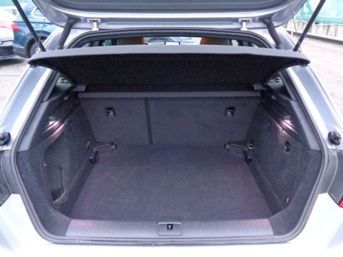 Audi A3 Sportback  40 2.0 tfsi Admired 190