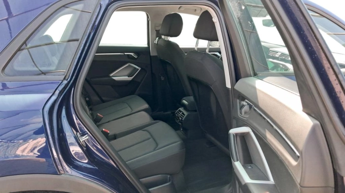 Audi Q3  35 2.0 tdi Business s-tronic