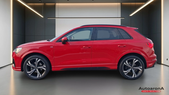 Audi Q3  35 2.0 tdi S line edition s-tronic