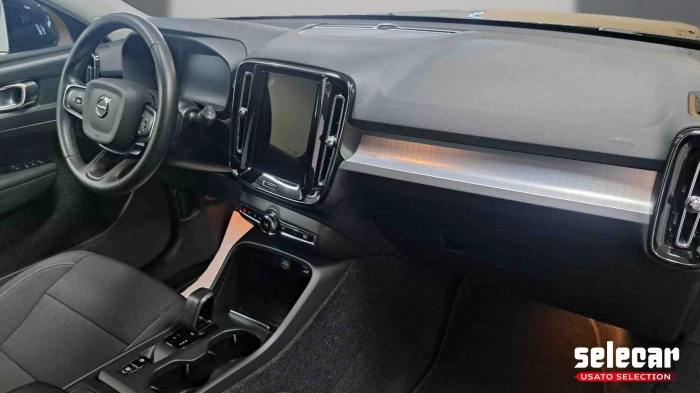 Volvo XC40 1.5 t3 Momentum Pro 163cv my21