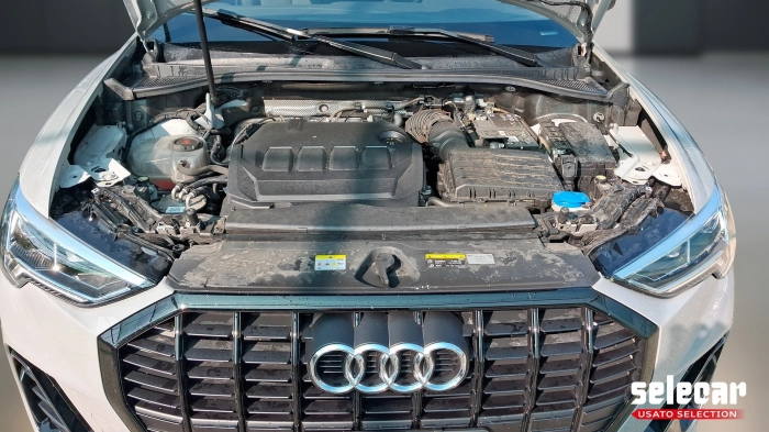 Audi Q3  35 2.0 tdi S line edition s-tronic