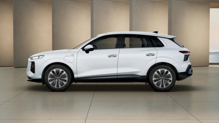 Audi Q3  SUV Business Advanced e-hybrid  200 kW S tronic