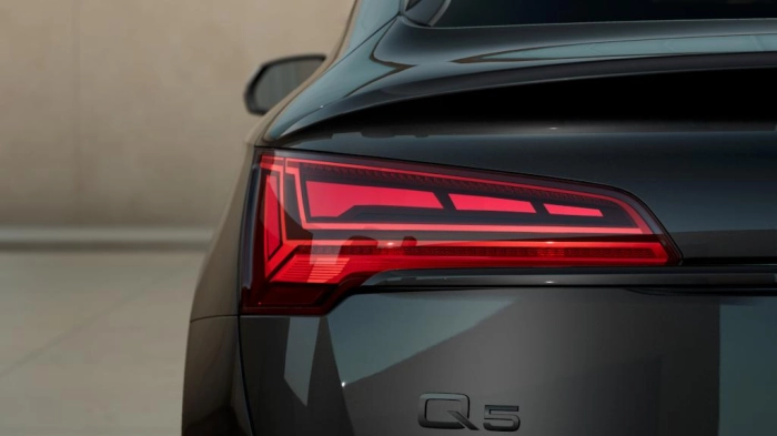Audi Q5 Sportback   Sportback Identity Black 40 TFSI quattro 150(204) kW(CV) S tronic