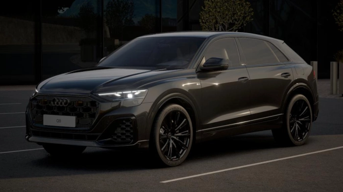 Audi Q8    S line edition TFSI e quattro 290 kW tiptronic