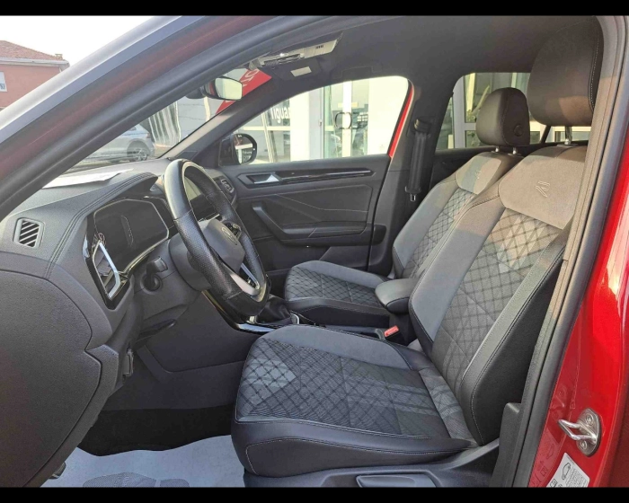 Volkswagen T-Roc  2022 -  1.0 tsi R-Line 110cv