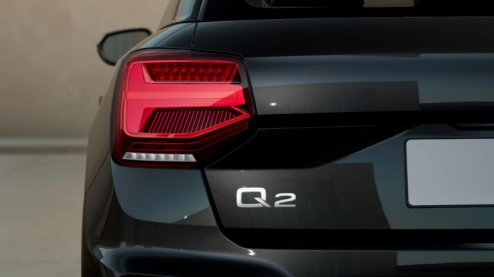Audi Q2    Business Advanced 35 TFSI  110(150) kW(CV) S tronic