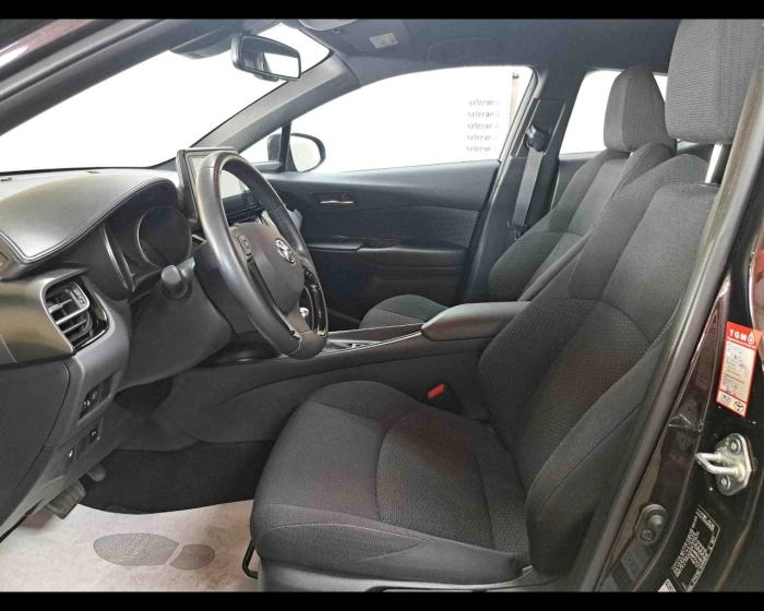 Toyota C-HR  1.8h Active 2wd e-cvt