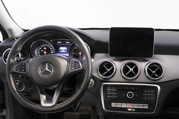 Mercedes-Benz GLA-X156 GLA 200 d Business auto