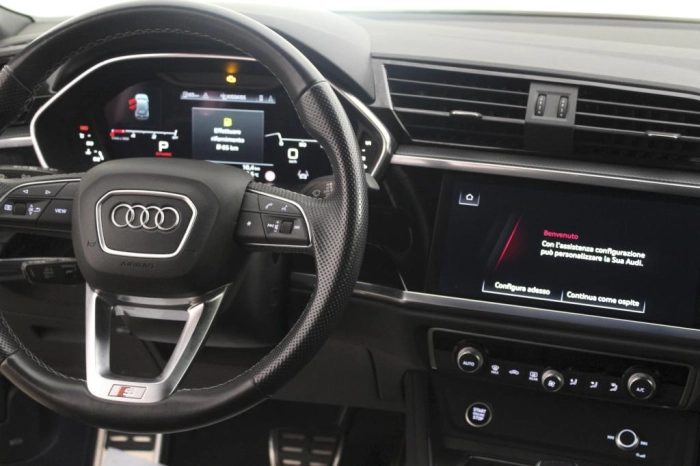 Audi Q3    Identity Black 35 TDI  110(150) kW(CV) S tronic