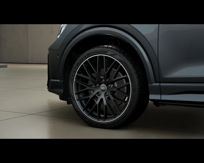 Audi Q2    Identity Black 35 TFSI  110(150) kW(CV) S tronic