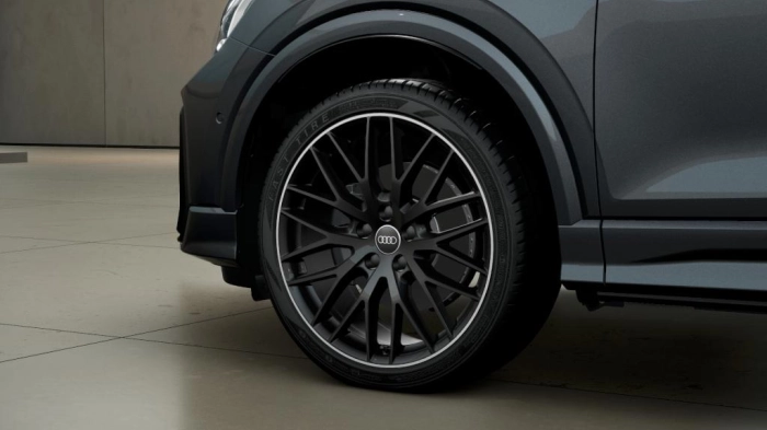 Audi Q2    Identity Black 35 TFSI  110(150) kW(CV) S tronic