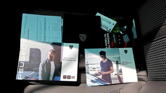 Peugeot 2008  1.2 puretech GT s&s 130cv