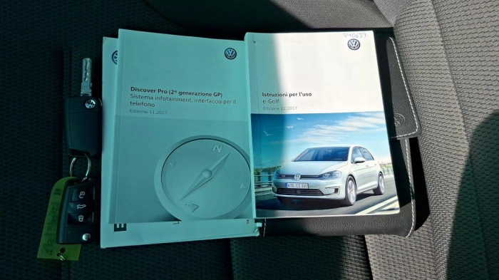 Volkswagen Golf e- 5p