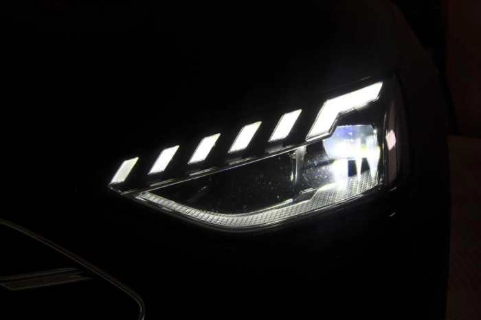 Audi A4 Avant  40 2.0 tdi mhev S line edition qu