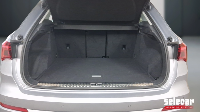 Audi Q3  40 2.0 tfsi Business Advanced quattro s-tron