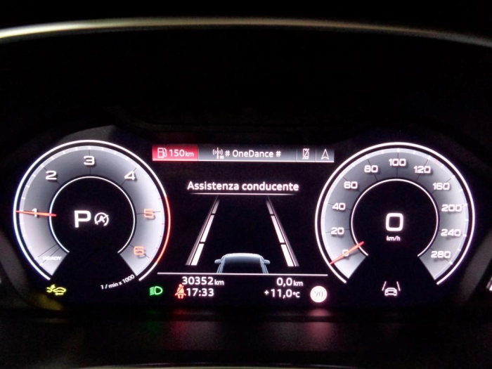 Audi Q3  35 2.0 tdi Business Advanced s-tronic