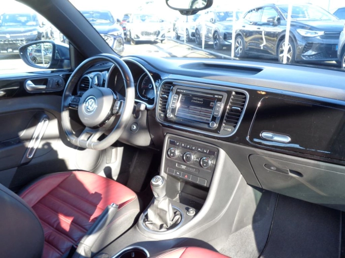 Volkswagen Maggiolino  Cabrio 1.6 tdi Design 105cv