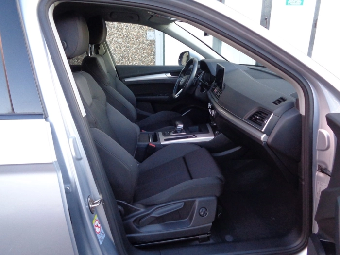 Audi Q5 Sportback  2021 -  40 2.0 tdi mhev 12V S line 