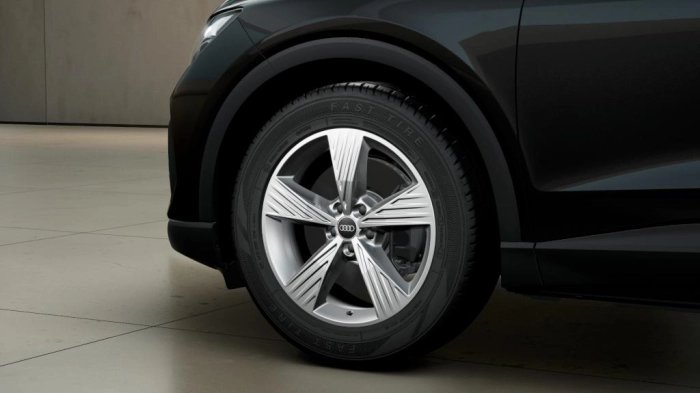 Audi Q4    Business 40 e-tron  150,00 kW