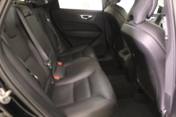 Volvo XC60  2.0 b4 Momentum Pro auto