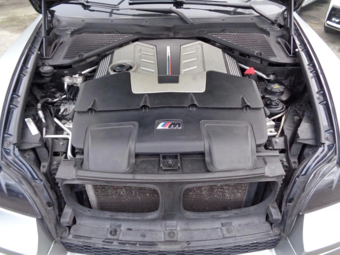 BMW X6  M 4.4 V8 auto
