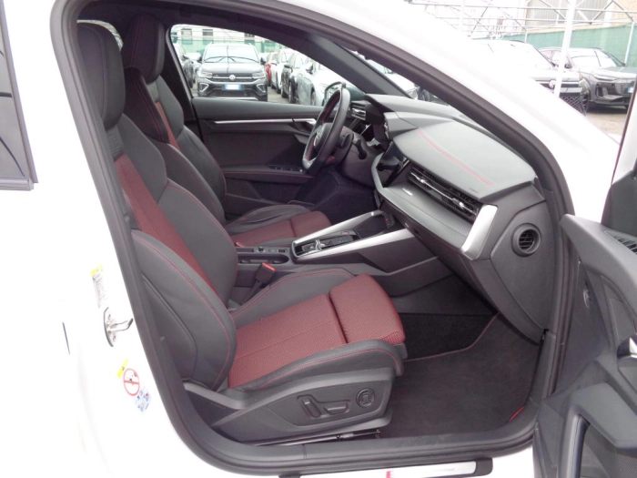 Audi S3  Sportback 2.0 tfsi quattro s-troni