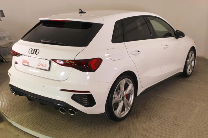 Audi S3  Sportback 2.0 tfsi quattro s-troni